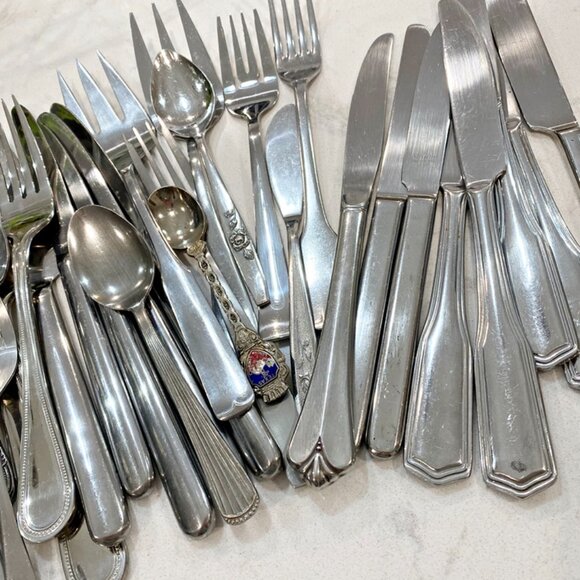 74 Pcs Flatware Stainless Mixed Patterns Makers Knives Forks Spoons ++++ Vintage - Picture 8 of 14